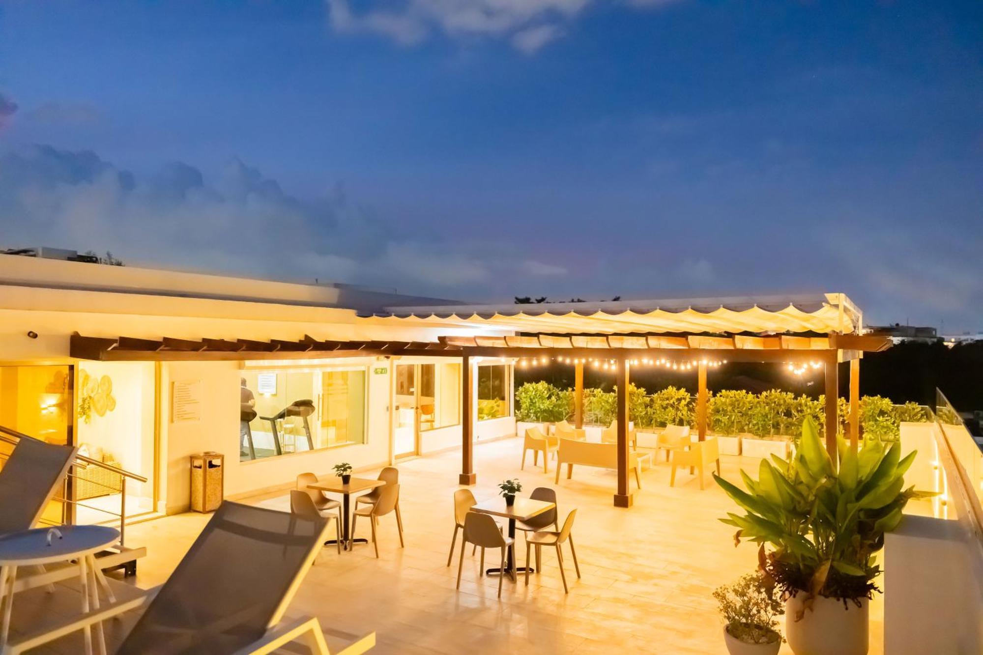 Hotel Stay Here Suites Santo Domingo Exterior foto